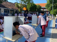 Pemilihan Ketua OSIS SMP IIS PSM Magetan Periode 2025/2026: Cerdas Berdemokrasi
