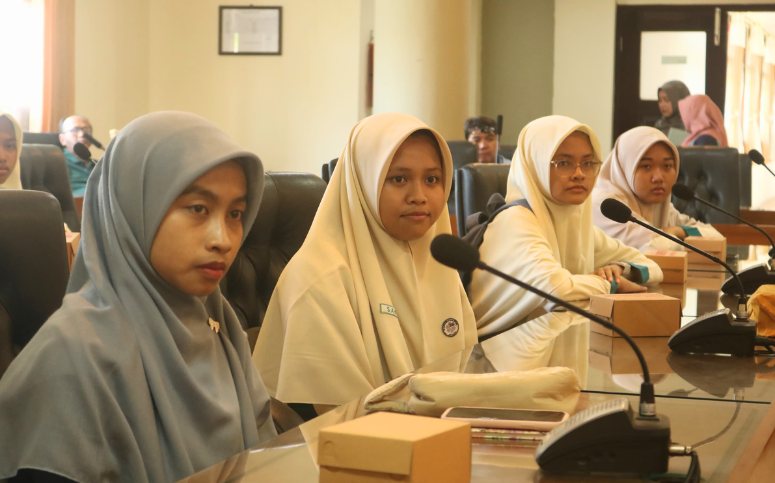 Siswa SMA IIS PSM Magetan Wakil Dapil IV Jawa Timur  dalam Parlemen Remaja 2025 Siswa SMA IIS PSM Magetan Wakil Dapil IV Jawa Timur  dalam Parlemen Remaja 2025