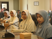 Siswa SMA IIS PSM Magetan Wakil Dapil IV Jawa Timur  dalam Parlemen Remaja 2025